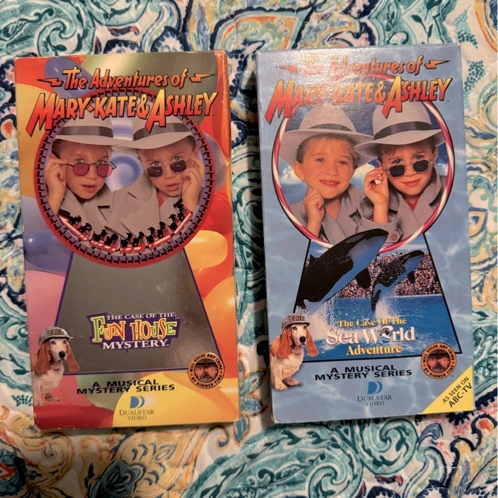 2 Vintage The Adventures of Mary Kate and Ashley VHS Tapes